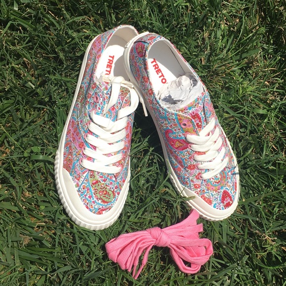 Tretorn Shoes - Tretorn Summer Blooms Sneakers Size 7.5